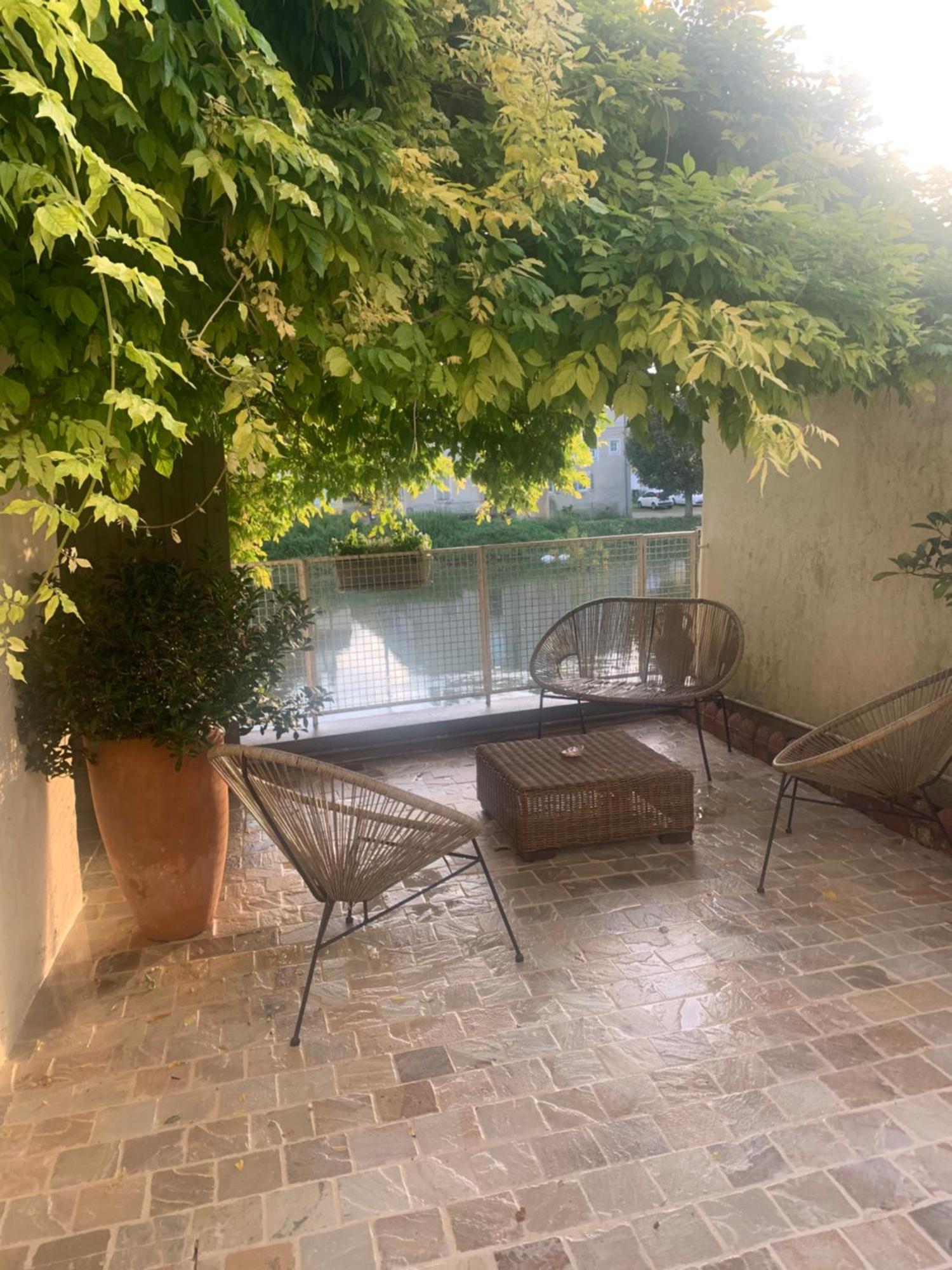 Maison Des Glycines Au Bord Du Doubs * Verdun-sur-le-Doubs